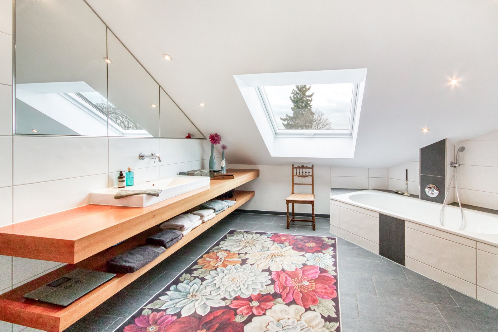 *VERKAUFT* Modernes und exklusives Wohnen in Feldradlage * mit Pool * keine Käuferprovision