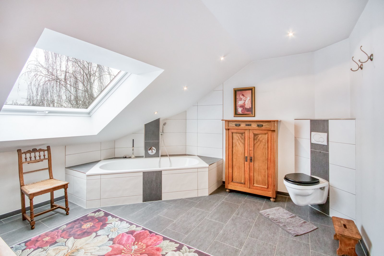 *VERKAUFT* Modernes und exklusives Wohnen in Feldradlage * mit Pool * keine Käuferprovision