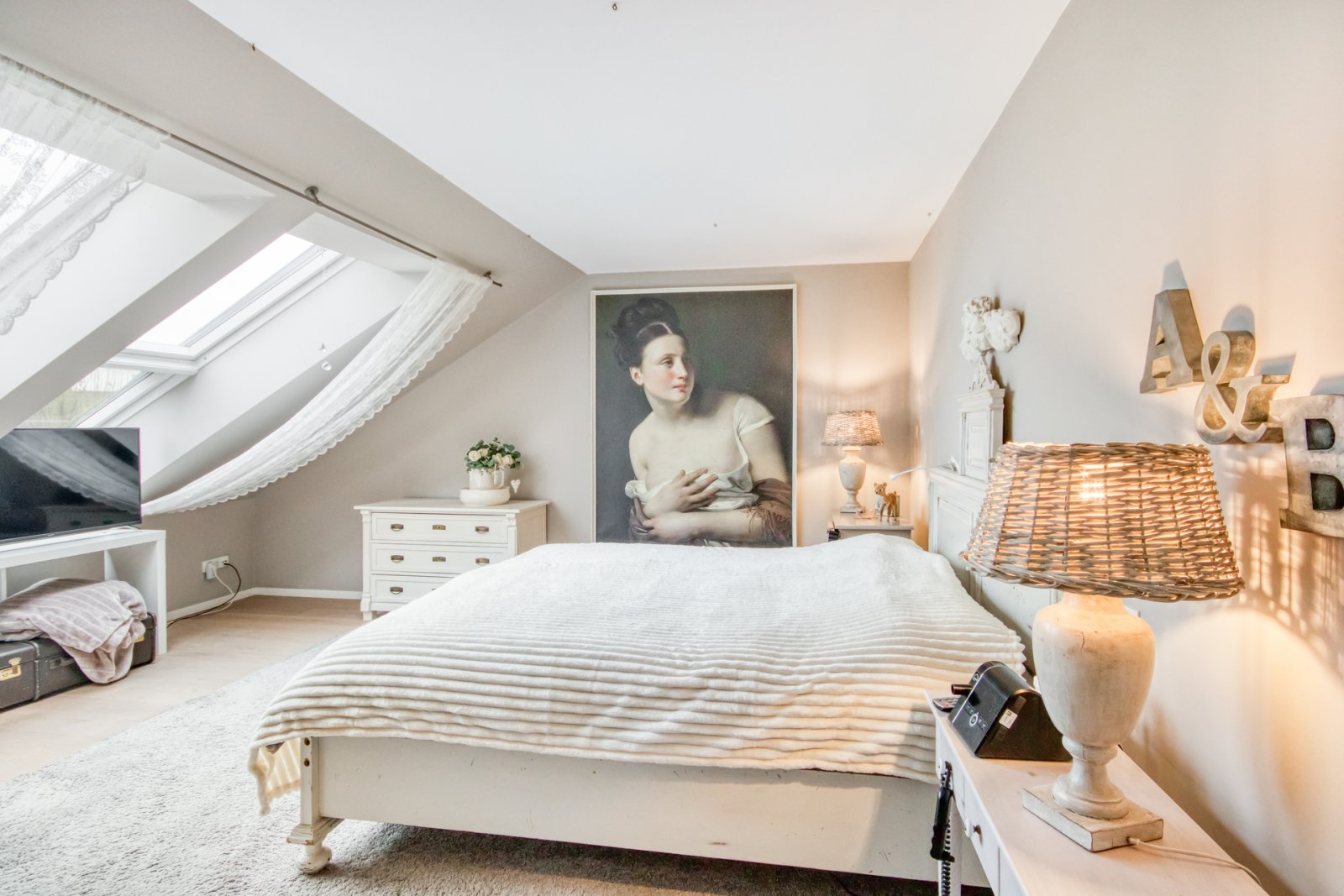 *VERKAUFT* Modernes und exklusives Wohnen in Feldradlage * mit Pool * keine Käuferprovision