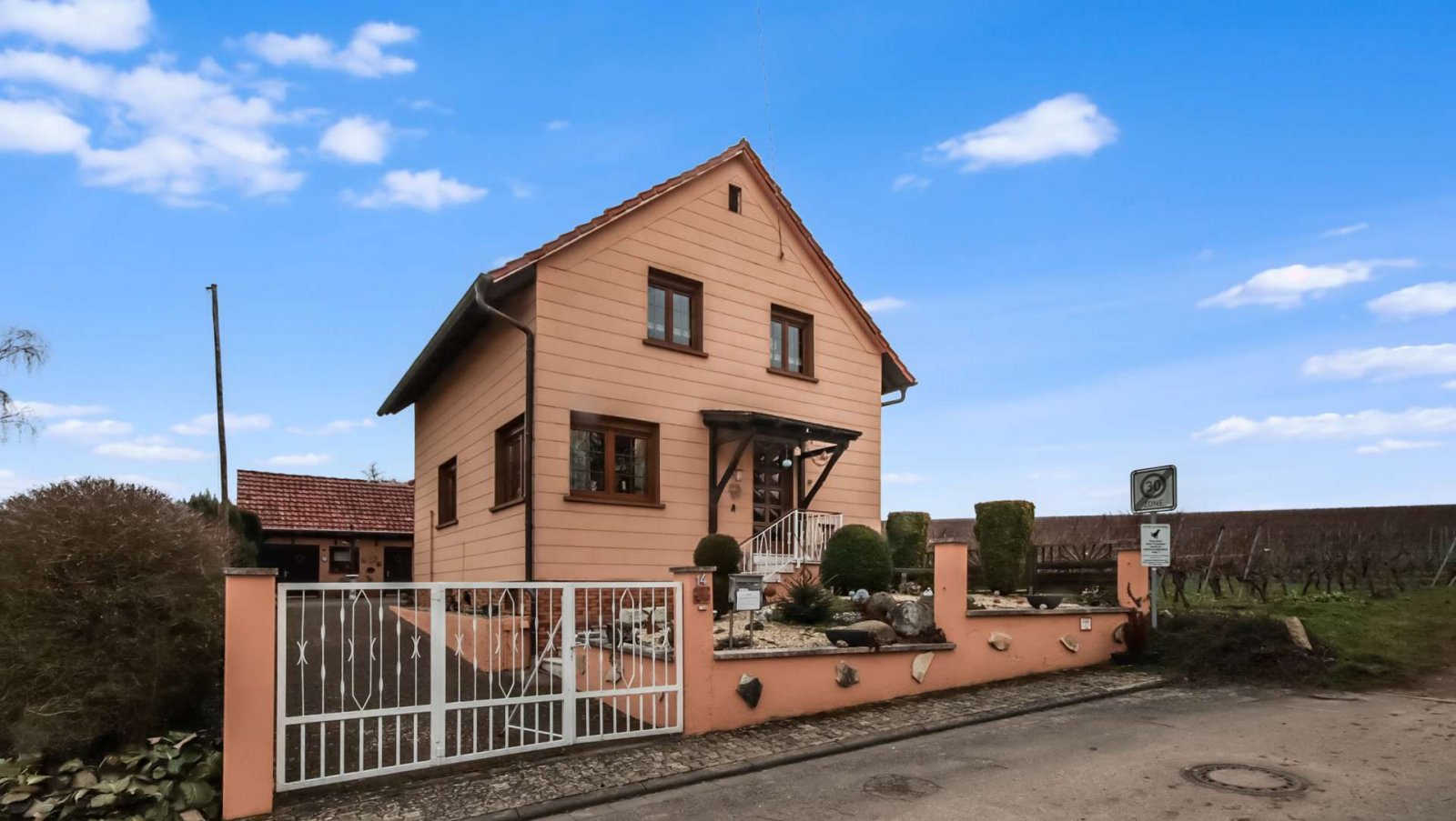 *VERKAUFT* Charmantes Zuhause in traumhafter Feldrandlage * Keine Käuferprovision