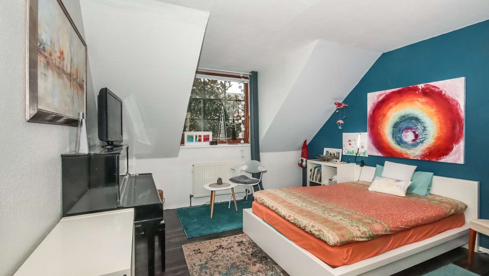 *VERKAUFT* Ihr neues Familienglück: Farbenfrohes Zuhause mit Einliegerwohnung * Keine Käuferprovision