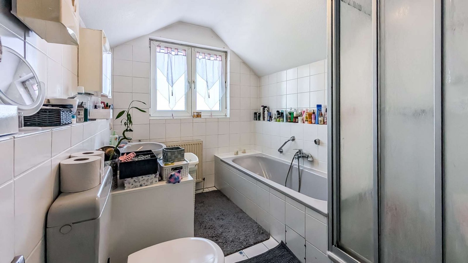 *RESERVIERT* Clever investieren mit Weitblick * DG-Wohnung in 7-Parteien-Haus * Keine Käuferprovision