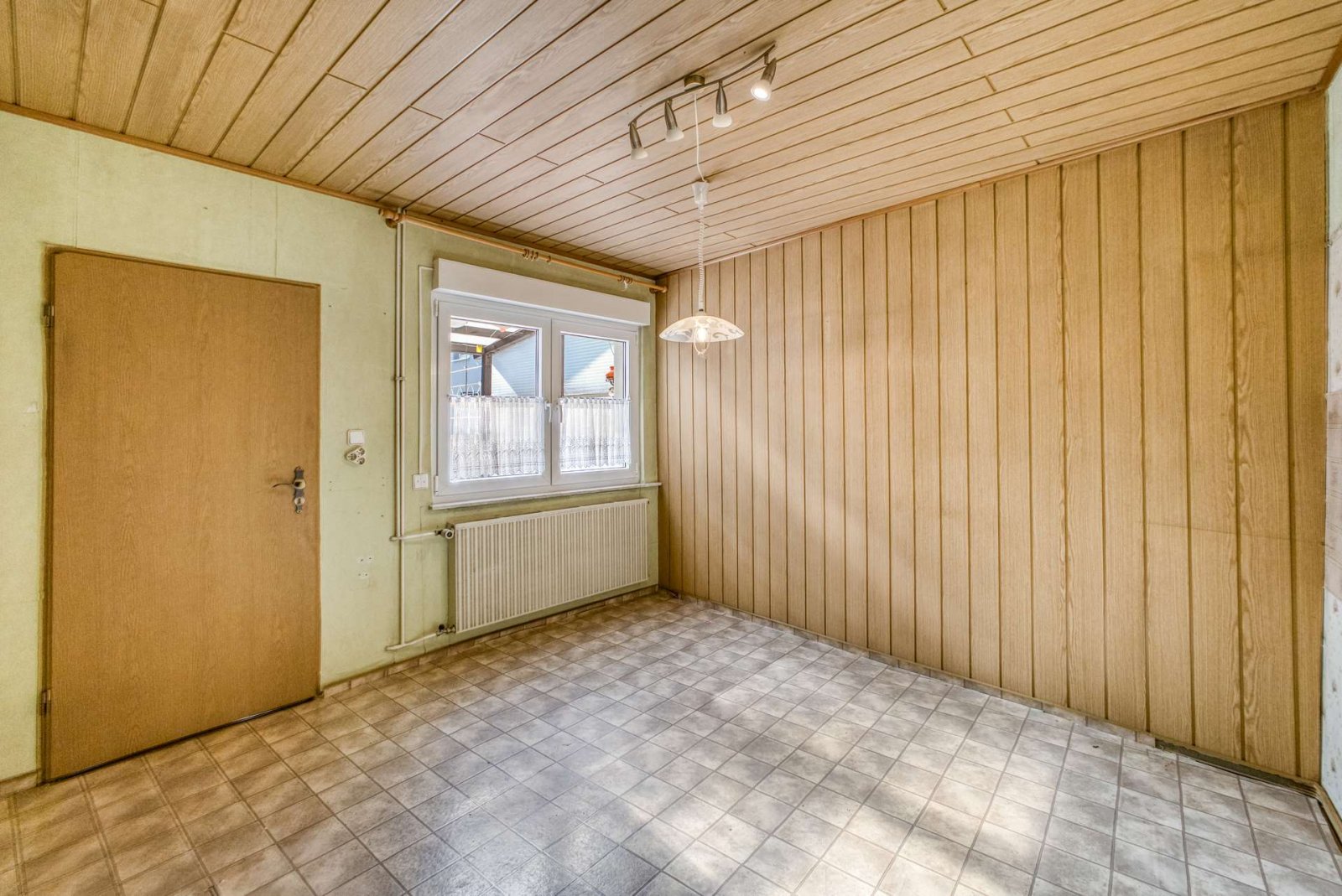 Kleines Haus, große Chancen – renovierungsbedürftiges Eigenheim in Finthen * keine Käuferprovision