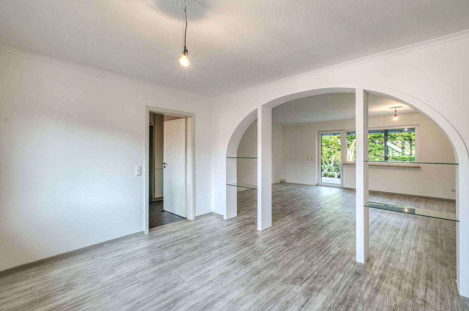 *RESERVIERT* Zweifamilienhaus mit viel Lagerfläche für Hobbys oder Handwerker * keine Käuferprovision