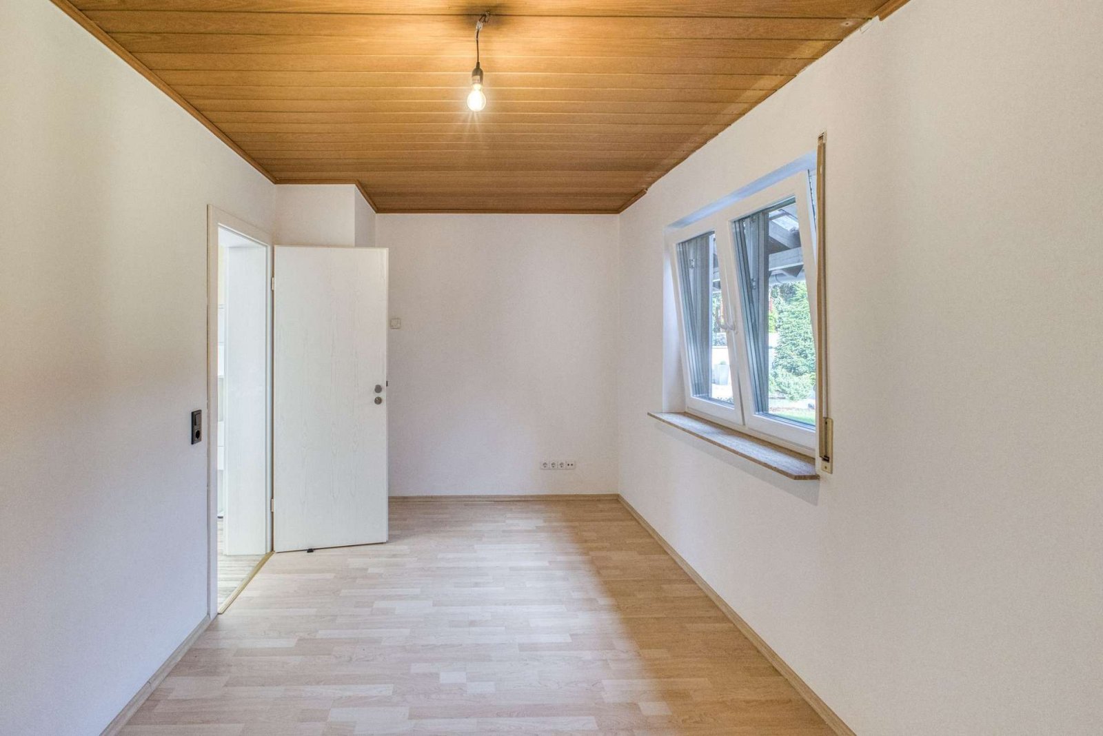 *RESERVIERT* Zweifamilienhaus mit viel Lagerfläche für Hobbys oder Handwerker * keine Käuferprovision