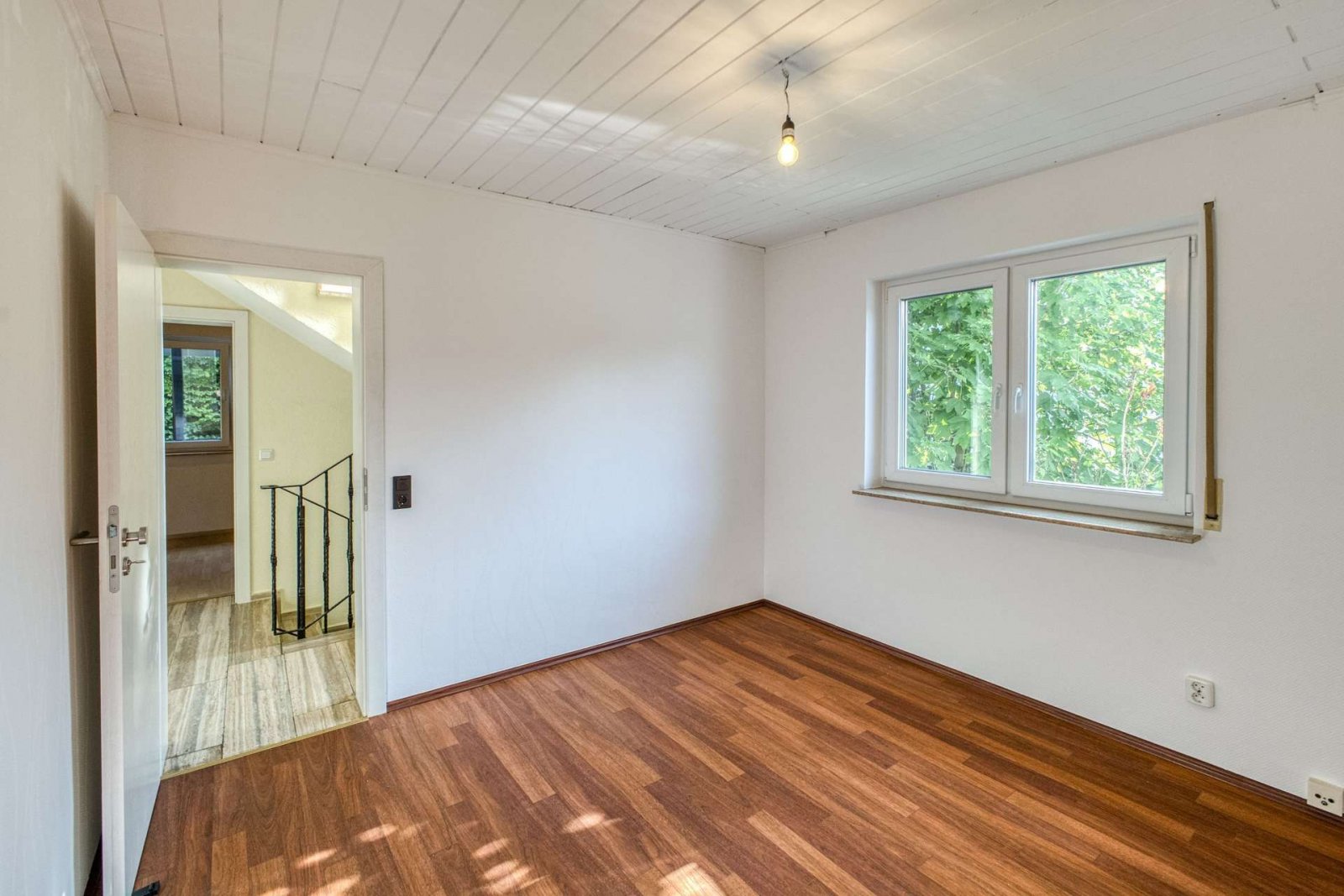 *RESERVIERT* Zweifamilienhaus mit viel Lagerfläche für Hobbys oder Handwerker * keine Käuferprovision