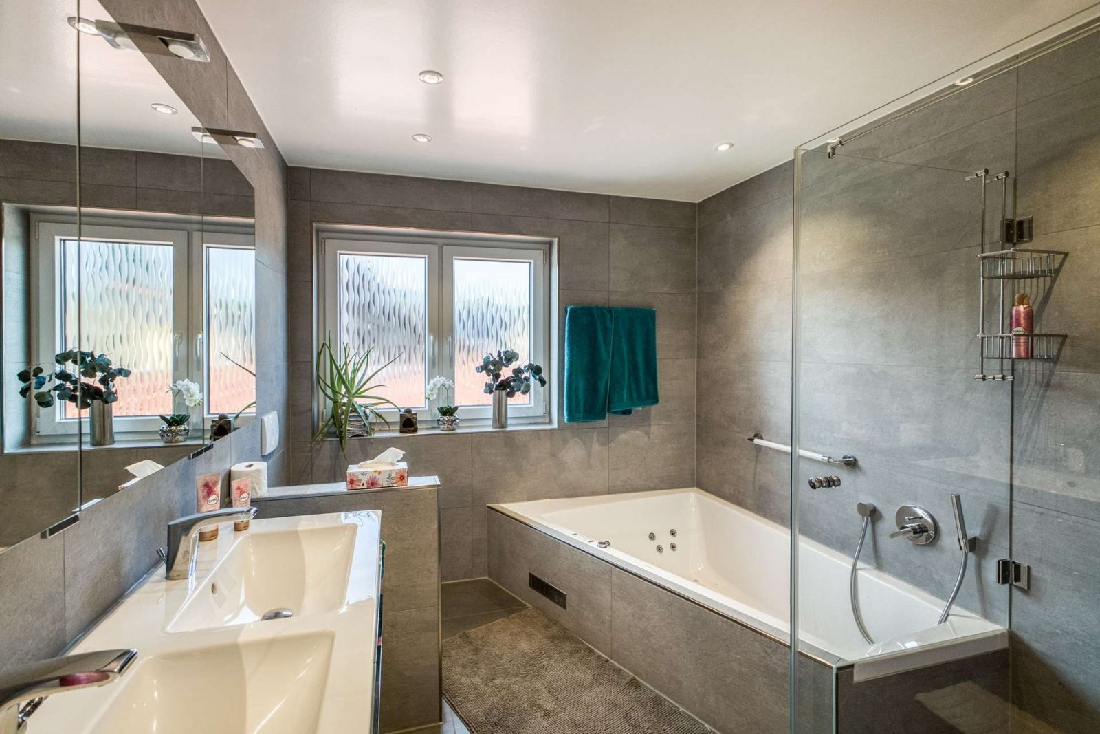 *RESERVIERT* Zweifamilienhaus mit viel Lagerfläche für Hobbys oder Handwerker * keine Käuferprovision