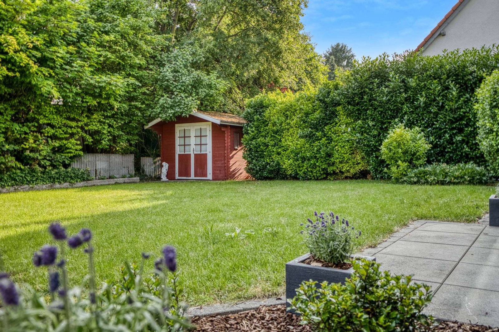 *RESERVIERT* Zweifamilienhaus mit viel Lagerfläche für Hobbys oder Handwerker * keine Käuferprovision