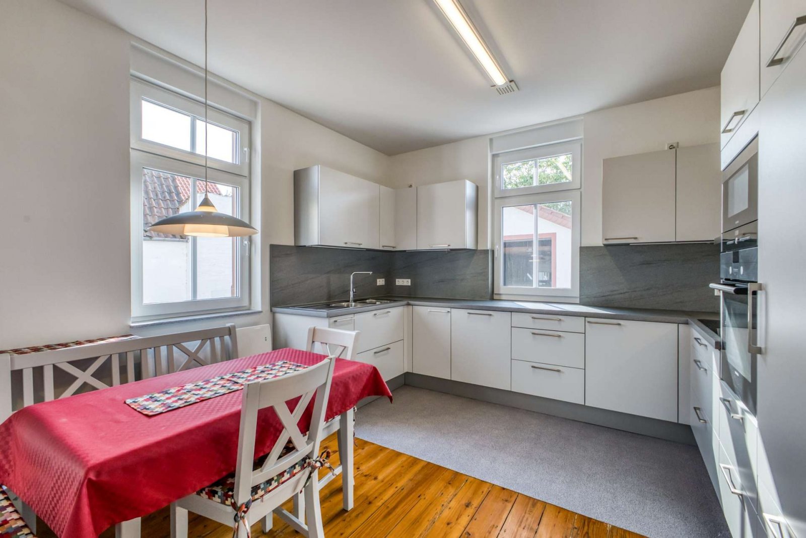 *RESERVIERT* Ein Haus zum Verlieben * Altbau-Charme trifft modernen Komfort * Keine Käuferprovision