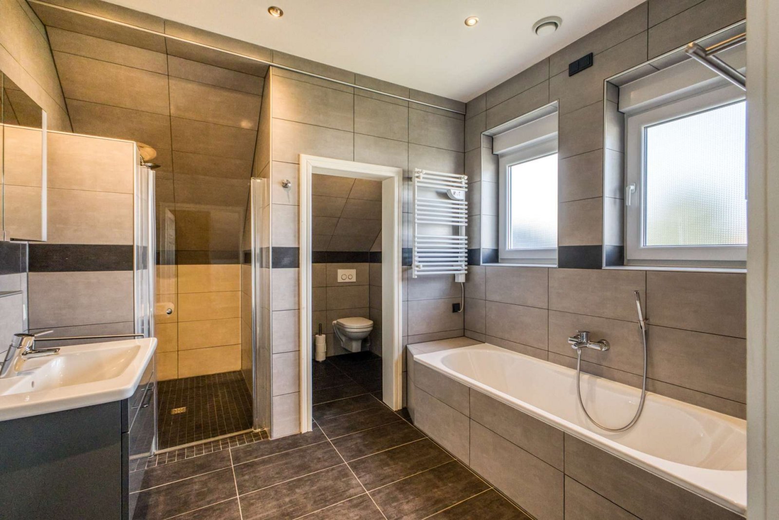 *RESERVIERT* Ein Haus zum Verlieben * Altbau-Charme trifft modernen Komfort * Keine Käuferprovision