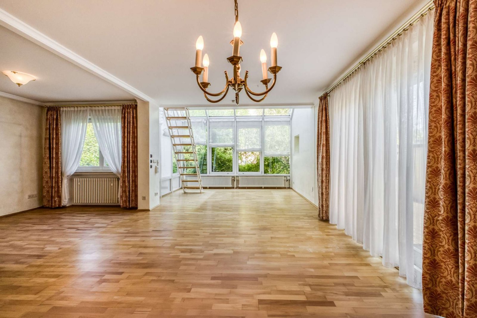 *RESERVIERT* Besonderes Reihenendhaus mit Galerie und Wintergarten * keine Käuferprovision