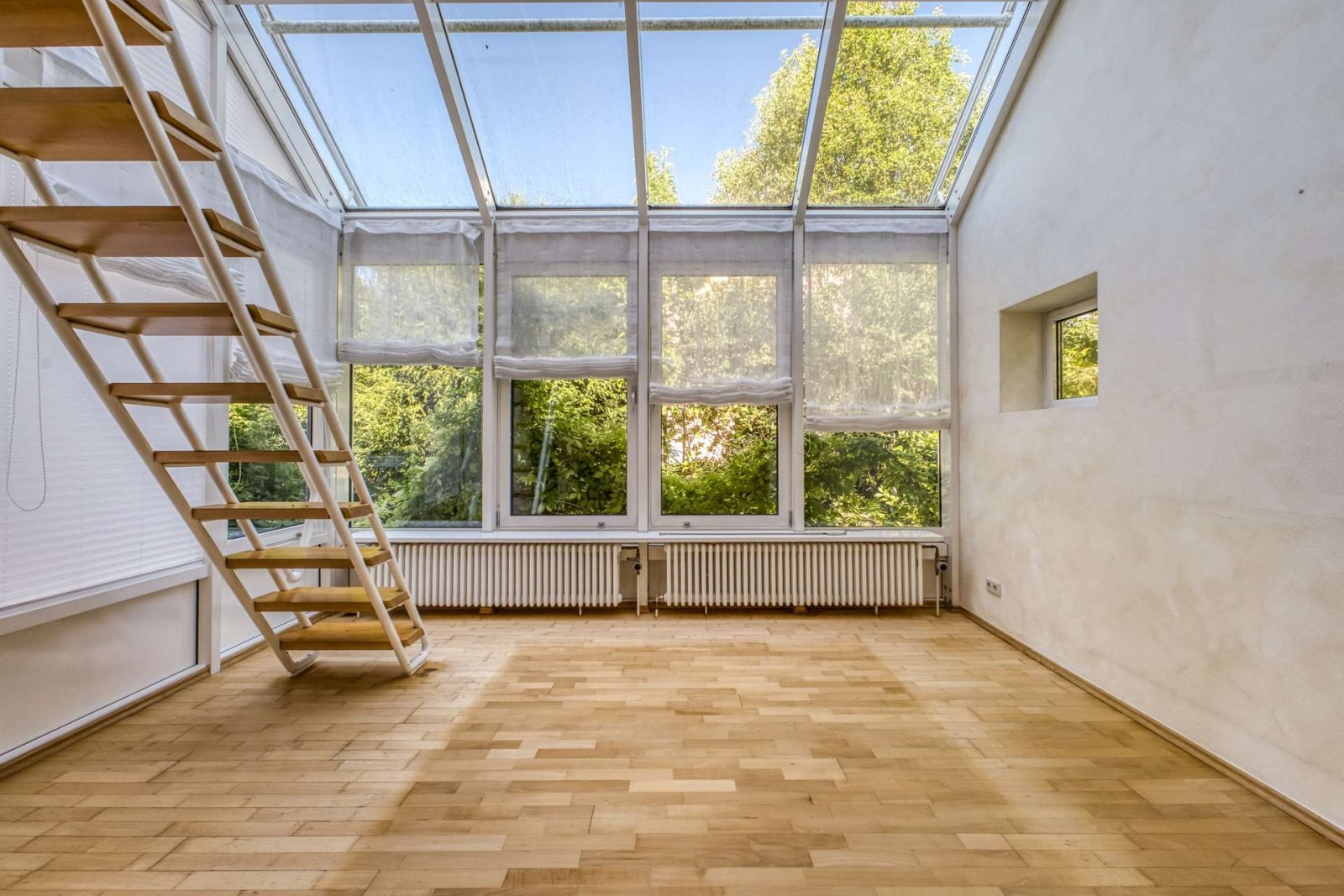 *RESERVIERT* Besonderes Reihenendhaus mit Galerie und Wintergarten * keine Käuferprovision