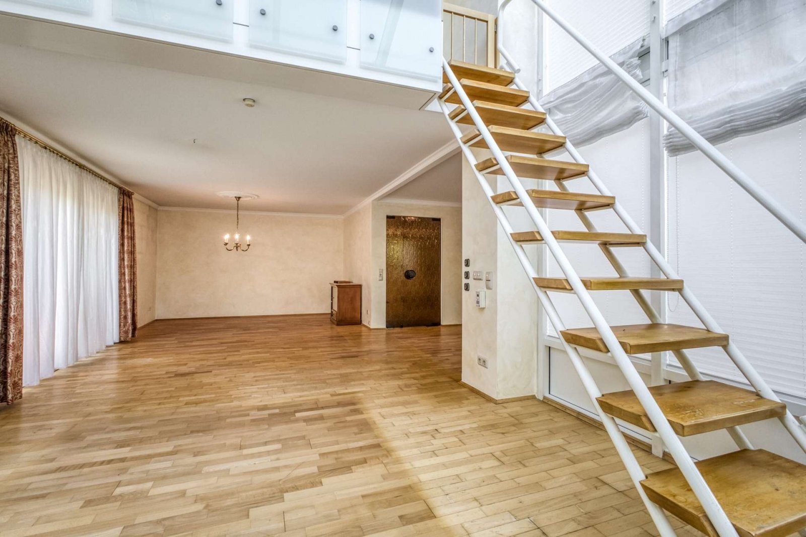 *RESERVIERT* Besonderes Reihenendhaus mit Galerie und Wintergarten * keine Käuferprovision