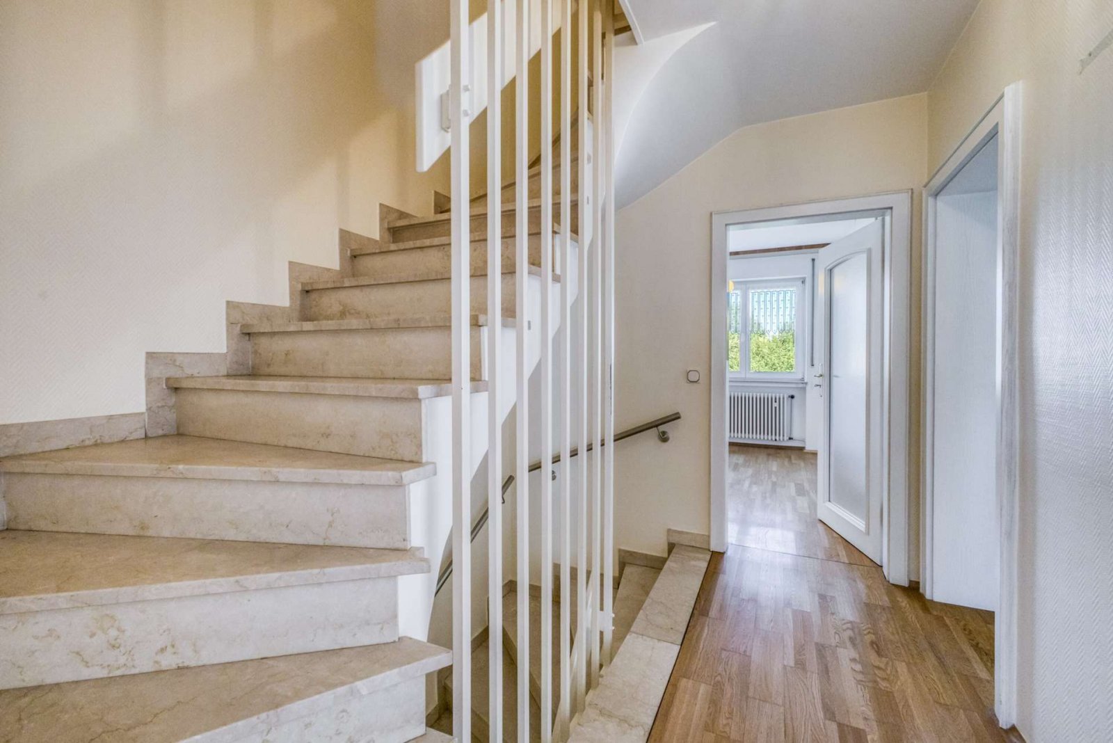 *RESERVIERT* Besonderes Reihenendhaus mit Galerie und Wintergarten * keine Käuferprovision