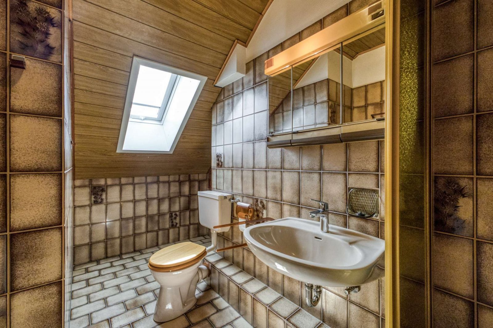 *RESERVIERT* Besonderes Reihenendhaus mit Galerie und Wintergarten * keine Käuferprovision