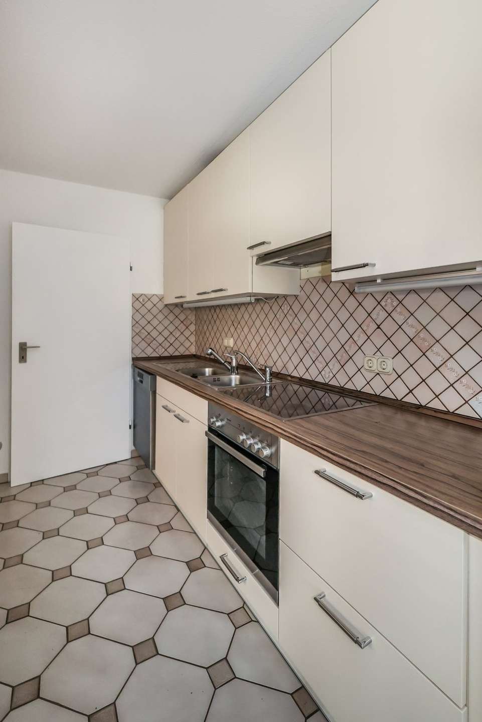 Freistehendes Haus mit riesigem Platzangebot und vielseitigen Nutzungsmöglichkeiten