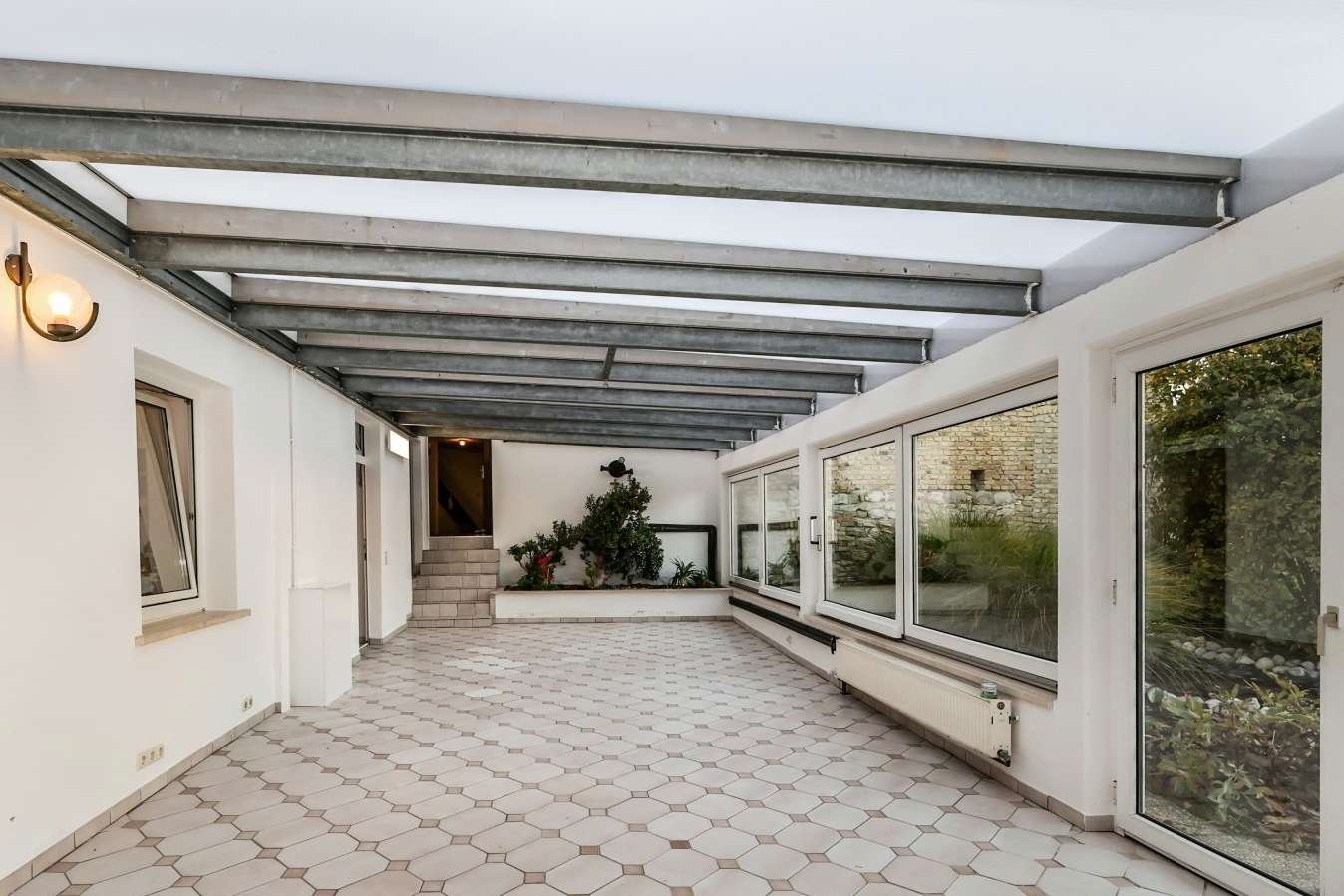 Freistehendes Haus mit riesigem Platzangebot und vielseitigen Nutzungsmöglichkeiten