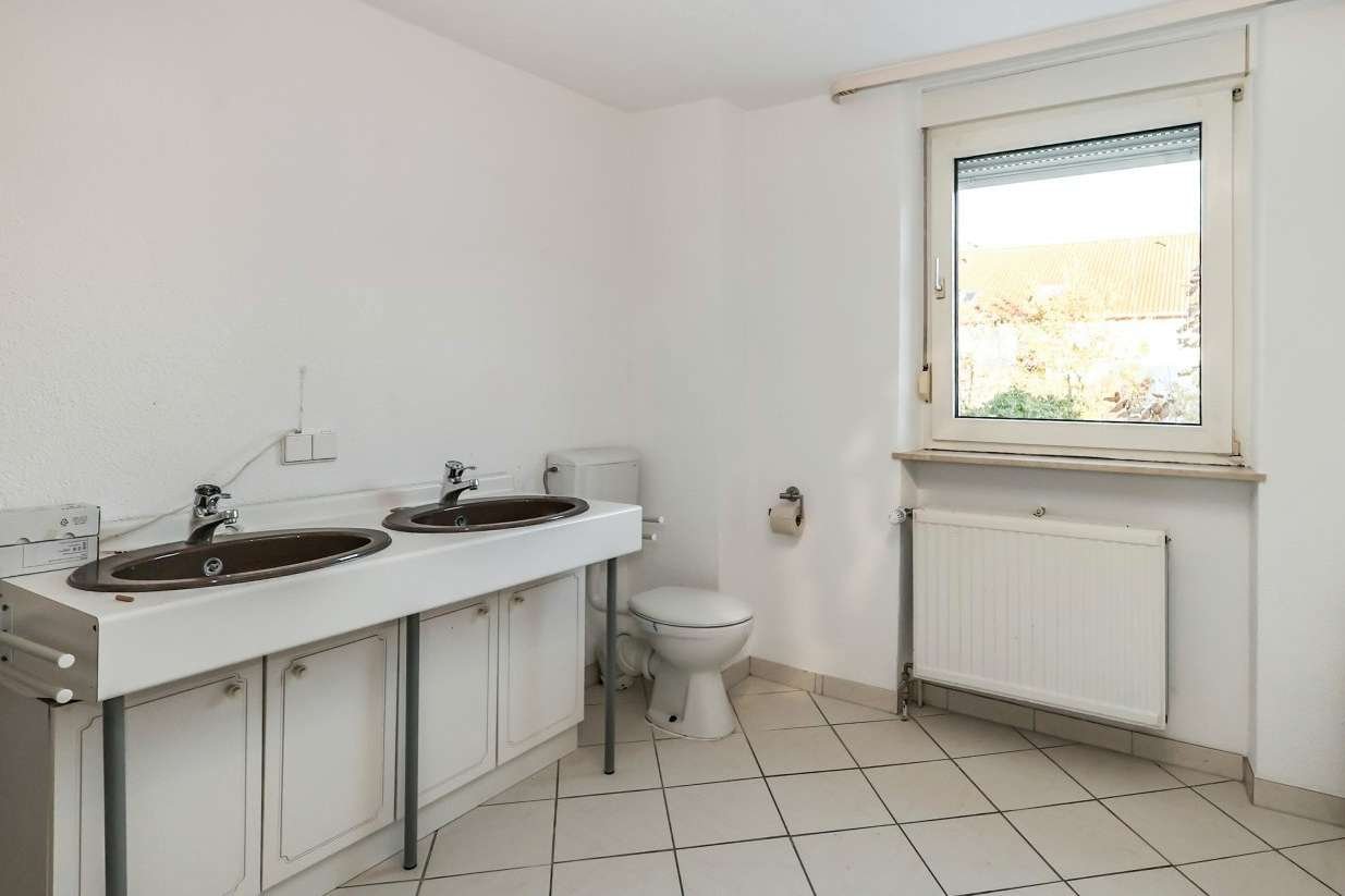 Freistehendes Haus mit riesigem Platzangebot und vielseitigen Nutzungsmöglichkeiten