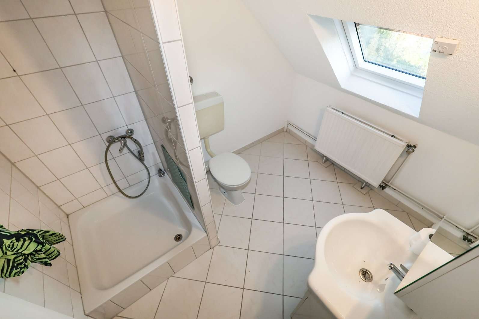 Freistehendes Haus mit riesigem Platzangebot und vielseitigen Nutzungsmöglichkeiten