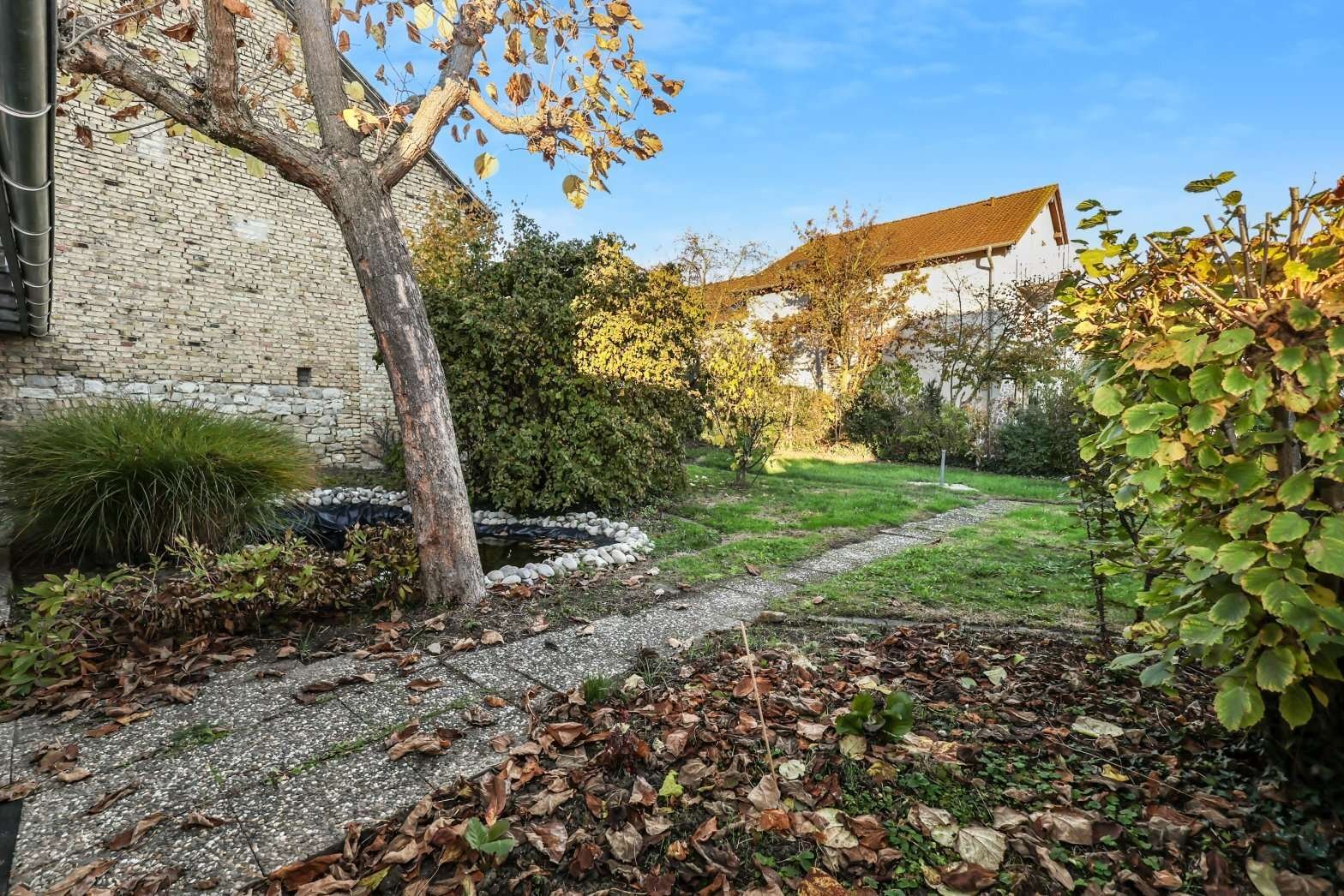 Freistehendes Haus mit riesigem Platzangebot und vielseitigen Nutzungsmöglichkeiten