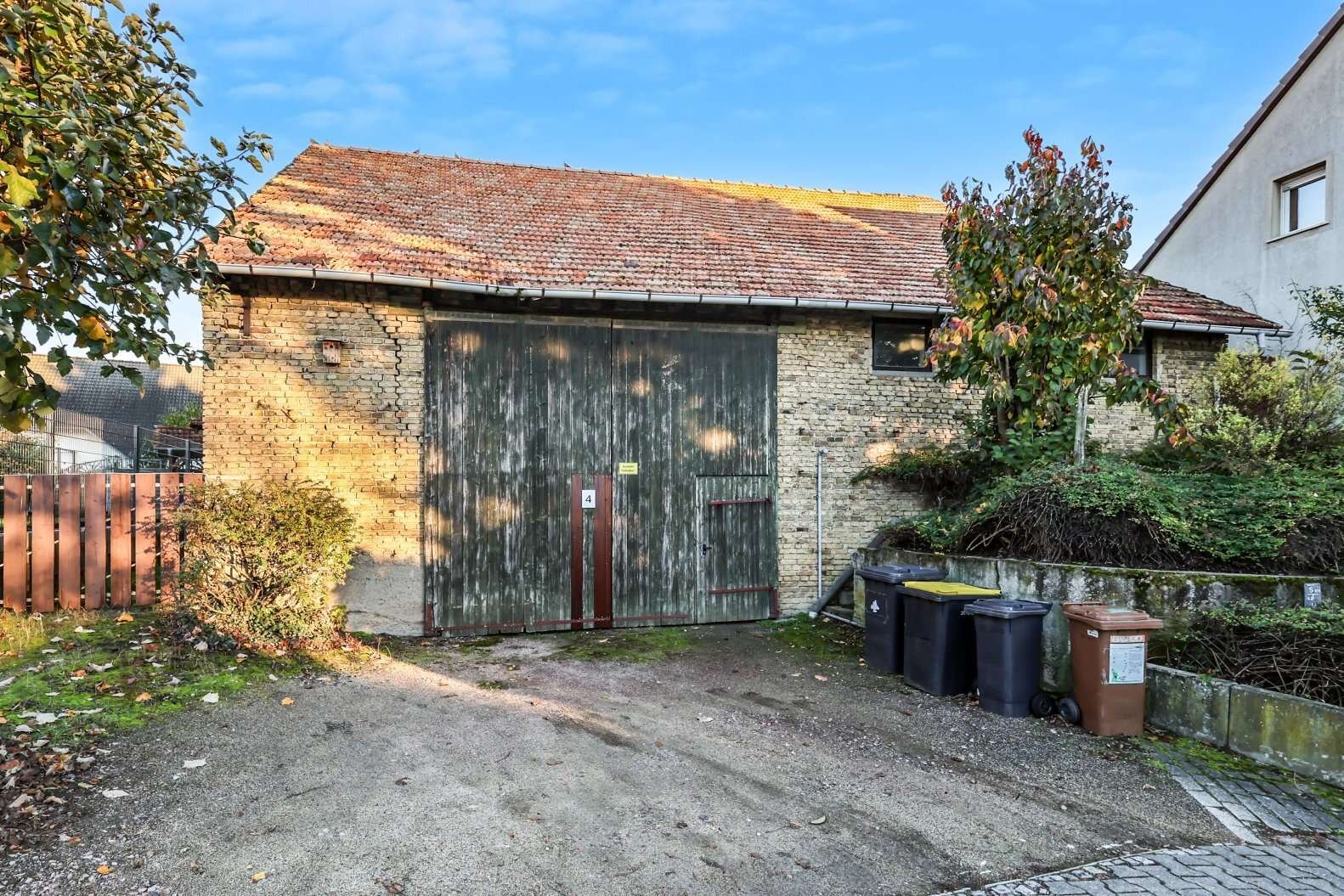 Freistehendes Haus mit riesigem Platzangebot und vielseitigen Nutzungsmöglichkeiten