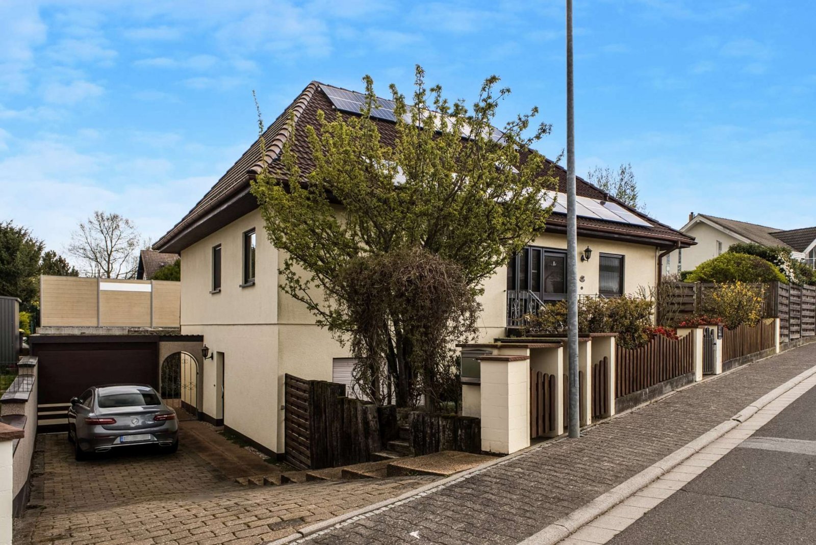 Mehr Haus fürs Geld: Einliegerwohnung, Ausbaureserve und sonniger Garten * Keine Käuferprovision
