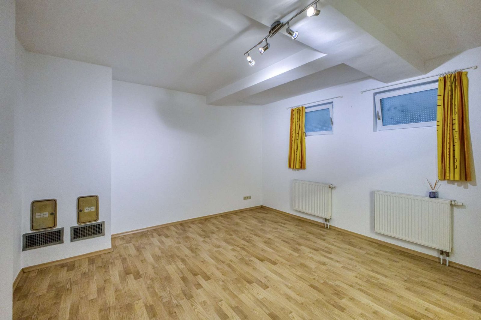 Modernes Wohnen mit Kamin, Pool und liebevoll angelegtem Garten * Keine Käuferprovision