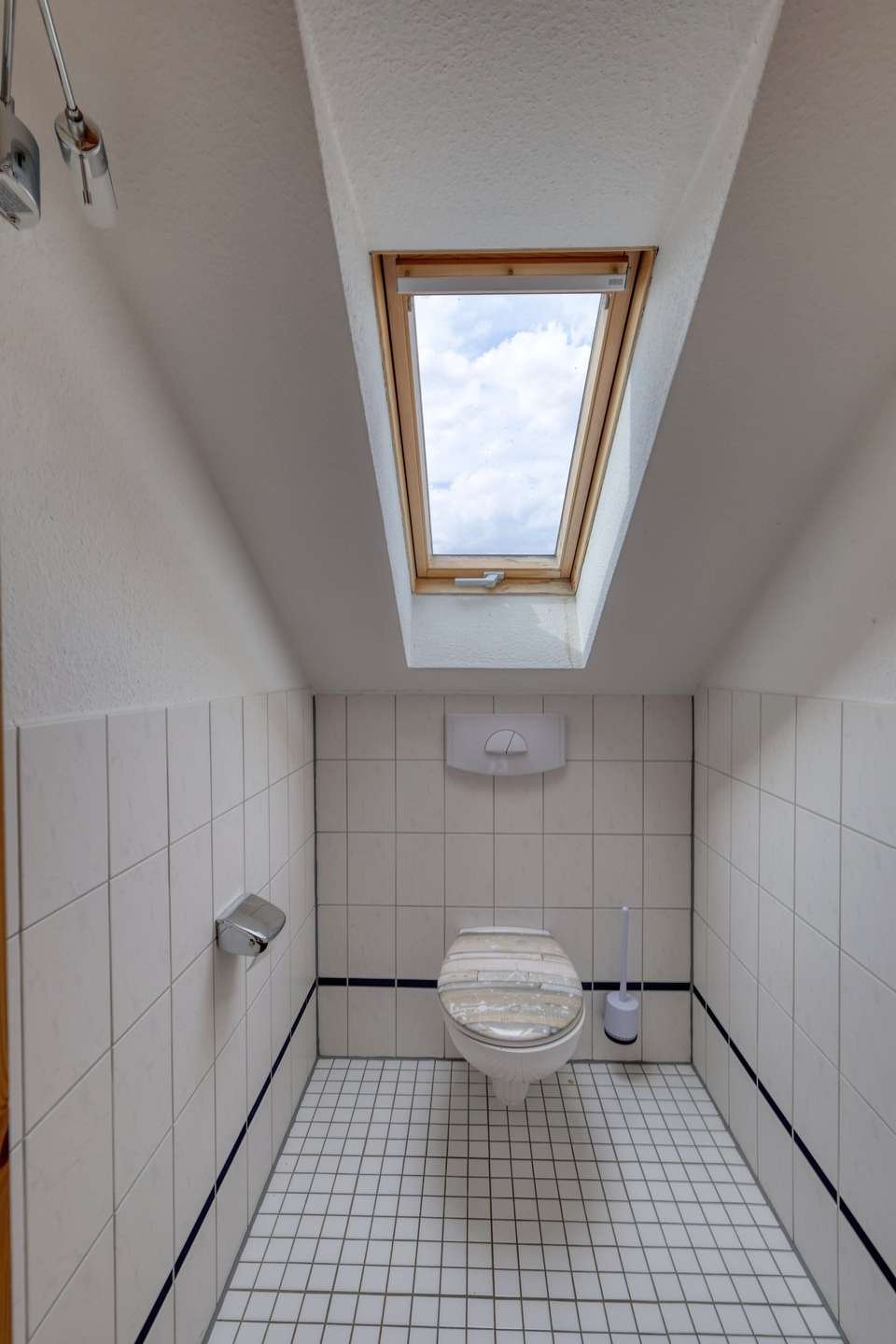 WC DG WC DG