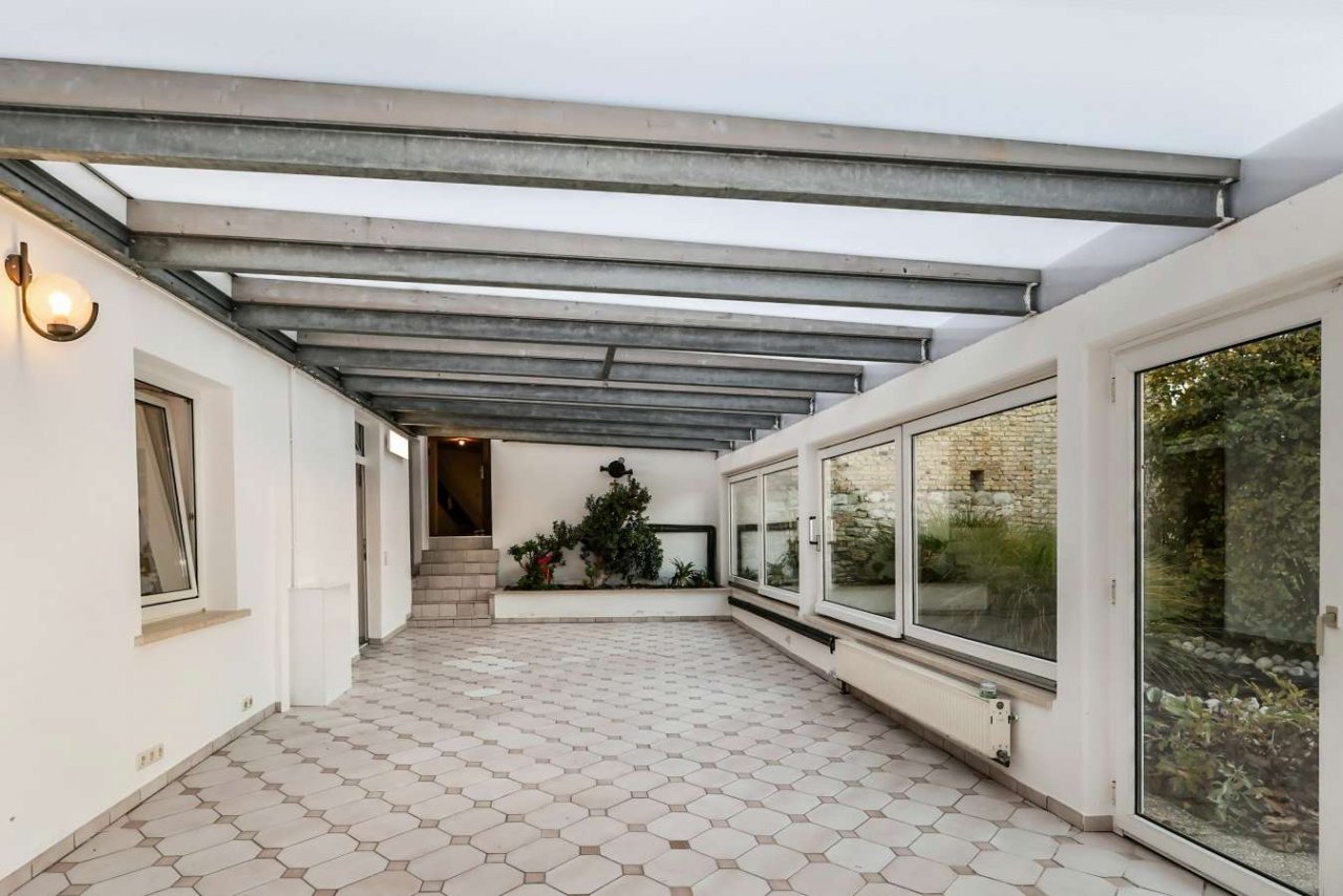 Überdachte/verglaste Terrasse Überdachte/verglaste Terrasse