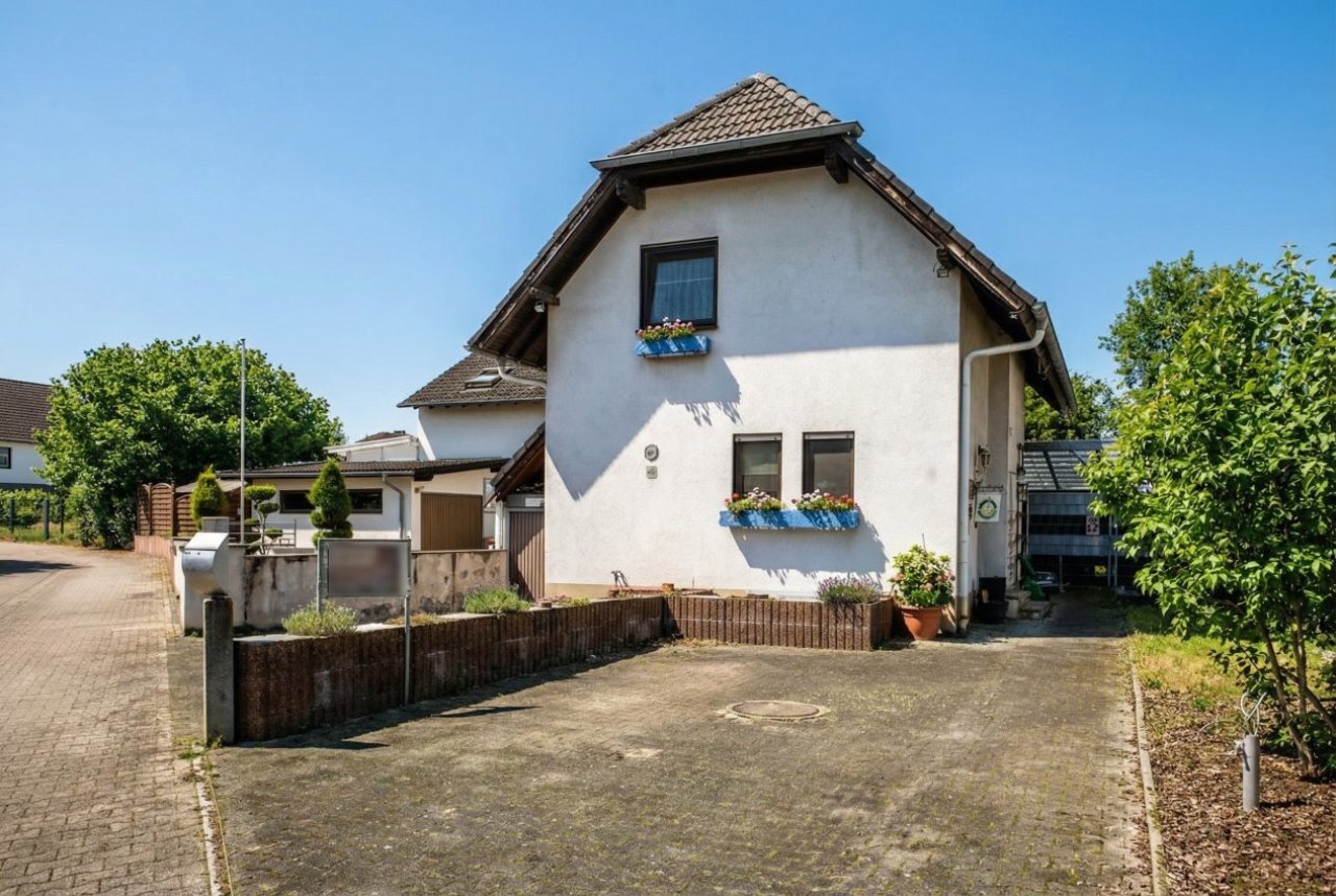 Straßenansicht