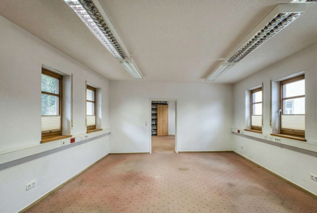 Bürogebäude Raum 1 EG