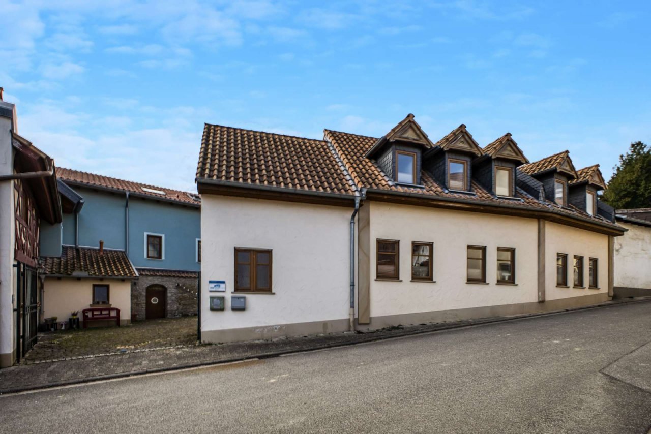 Bürogebäude Straßenansicht