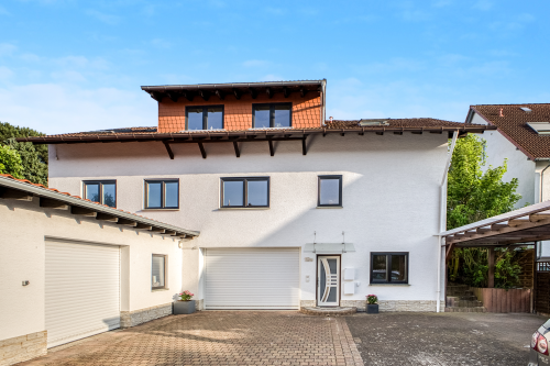 Attraktives Zweifamilienhaus in Harxheim