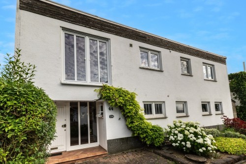 Platz für Ihre Wohnideen: Freistehendes Einfamilienhaus in Nieder-Olm